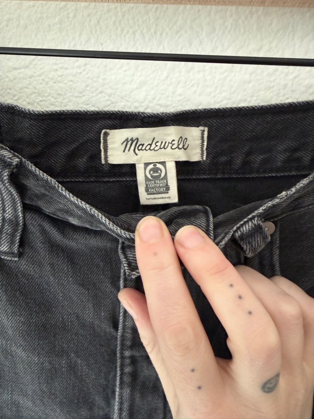 Madewell Balloon Jean in Noll Wash - 28 - Like New - Picture 4 of 9